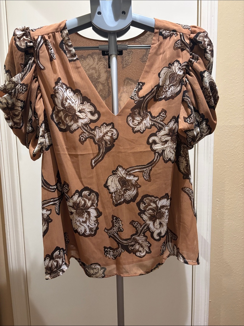 Express Tan Floral V-Neck Puff Sleeve Top
